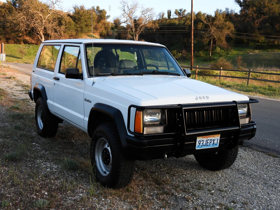 1993 Jeep XJ Cherokee - Image 15 of 31
