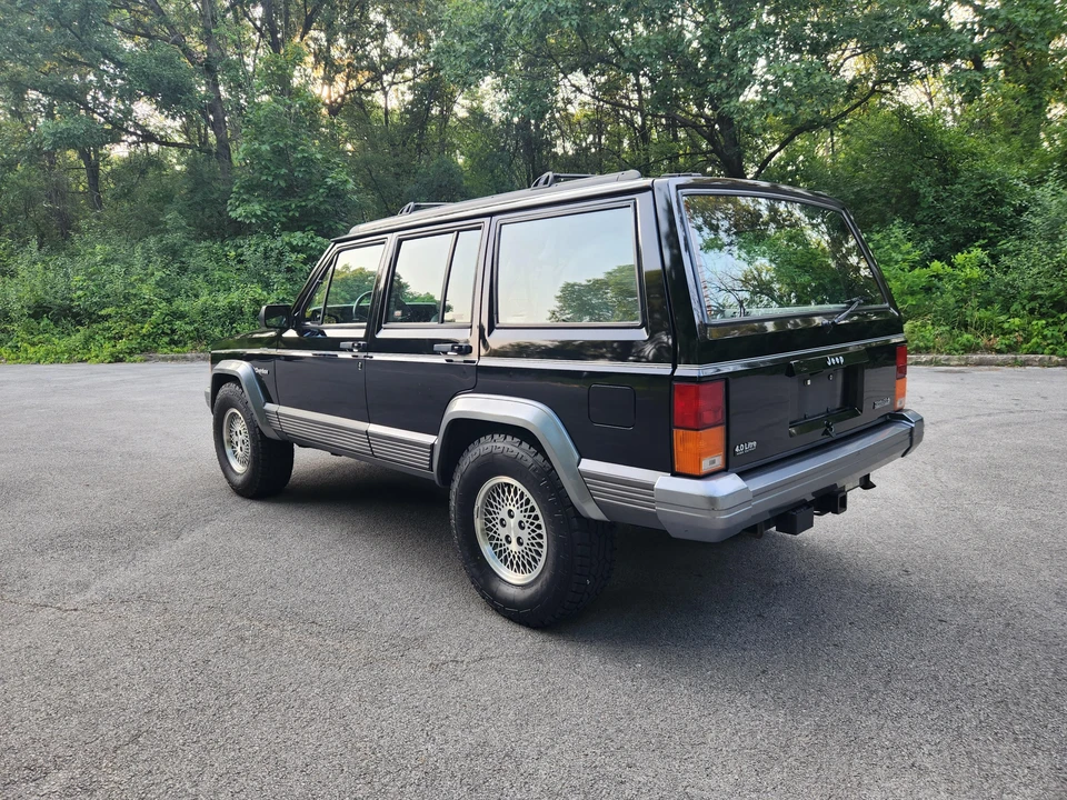 1993 Jeep XJ Cherokee - Image 8 of 31