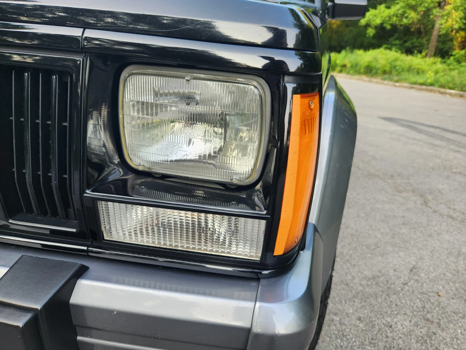 1993 Jeep XJ Cherokee - Image 14 of 31