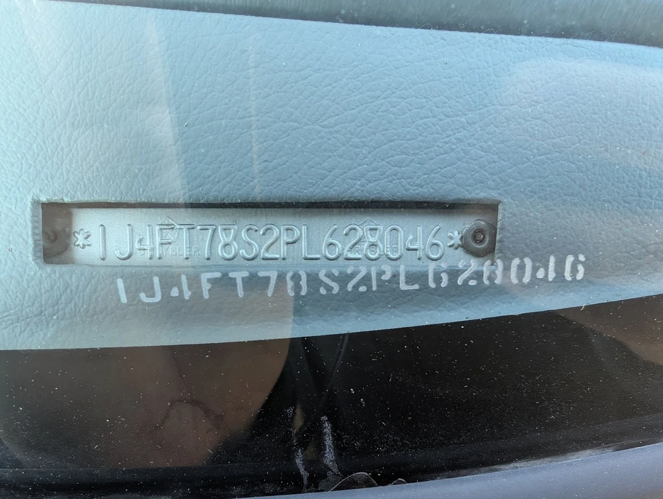1993 Jeep XJ Cherokee - Image 8 of 21