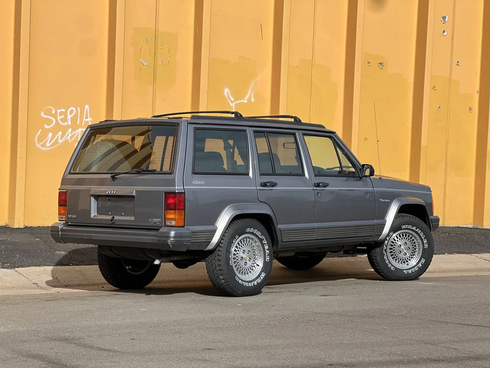 1993 Jeep XJ Cherokee - Image 10 of 31