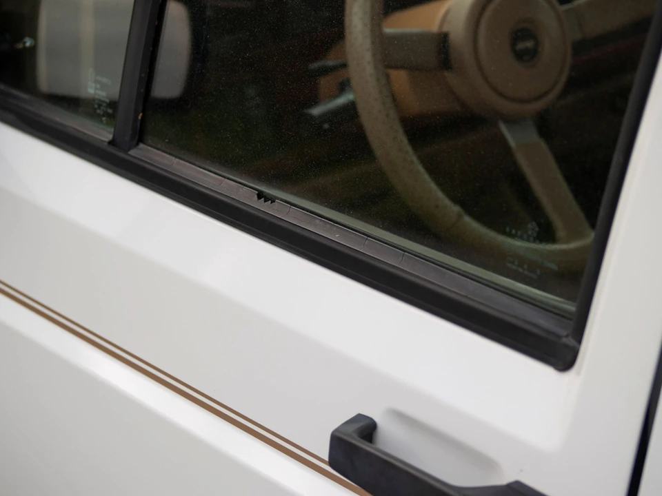 1993 Jeep XJ Cherokee - Image 29 of 31