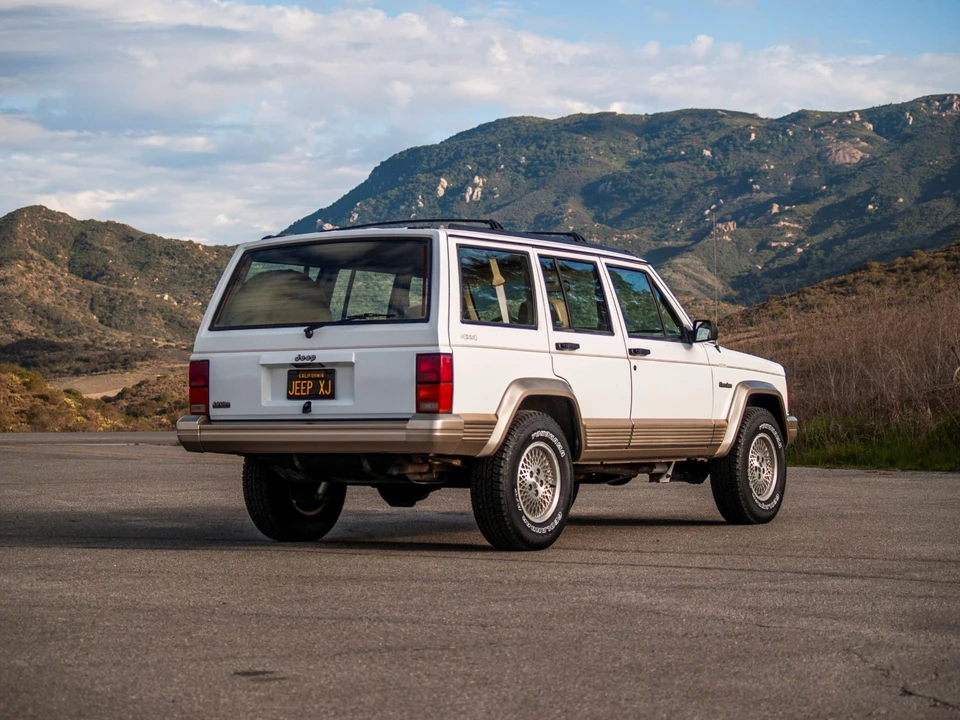 1993 Jeep XJ Cherokee - Image 14 of 31
