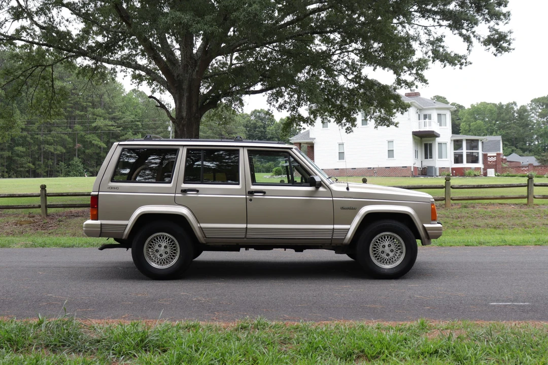 1993 Jeep XJ Cherokee - Image 8 of 31