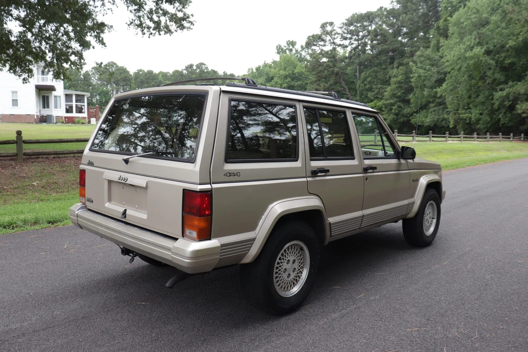 1993 Jeep XJ Cherokee - Image 10 of 31