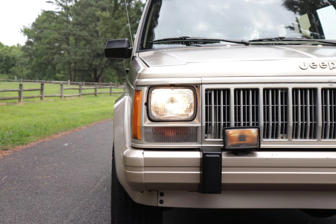 1993 Jeep XJ Cherokee - Image 19 of 31