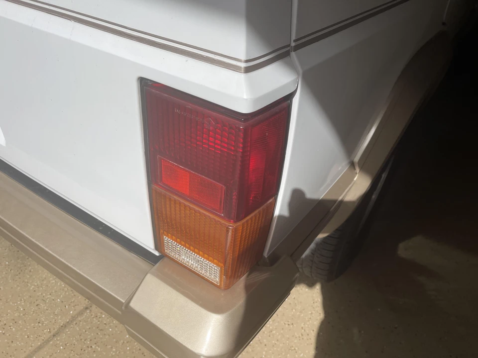 1993 Jeep XJ Cherokee - Image 19 of 31