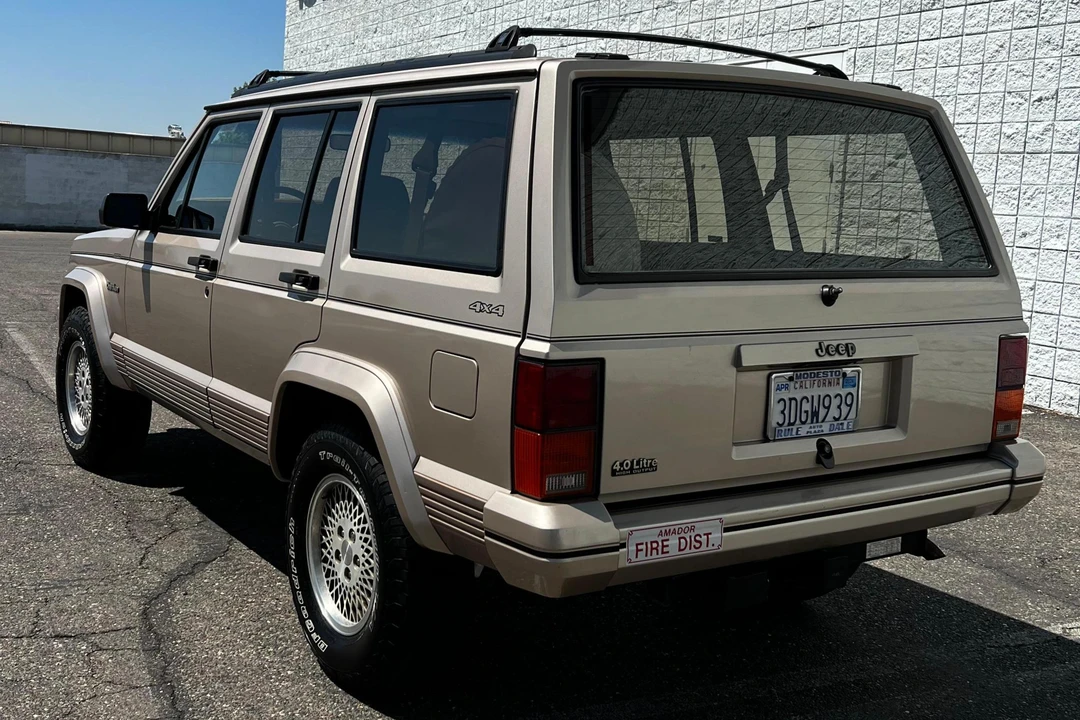 1993 Jeep XJ Cherokee - Image 14 of 31