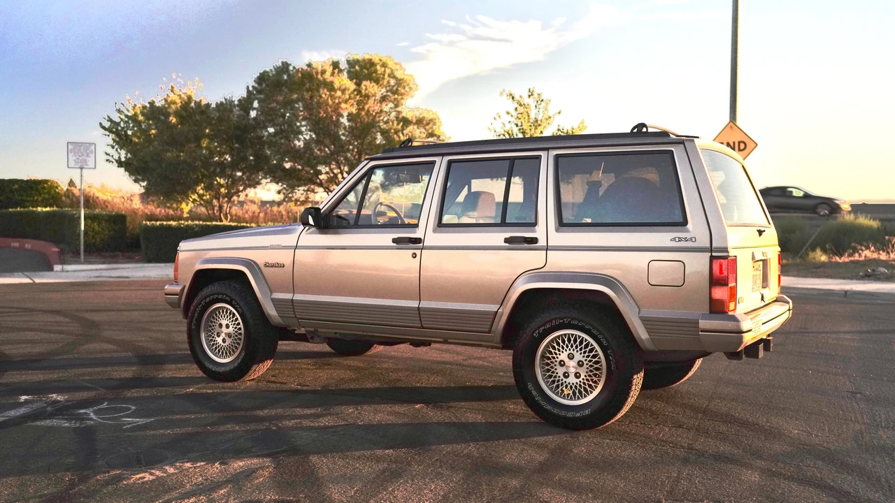 1993 Jeep XJ Cherokee - Image 13 of 31