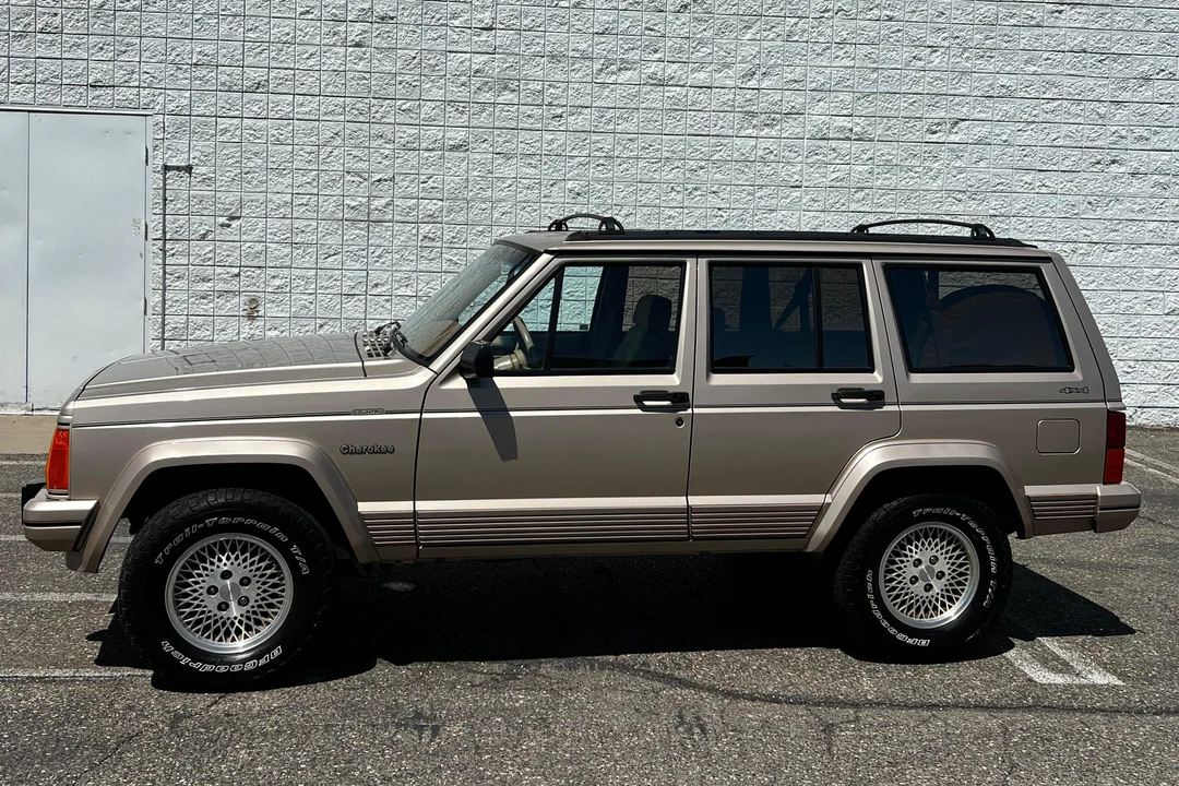 1993 Jeep XJ Cherokee - Image 12 of 31