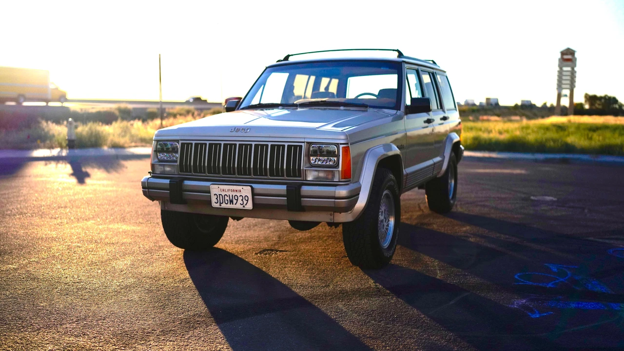 1993 Jeep XJ Cherokee - Image 8 of 31