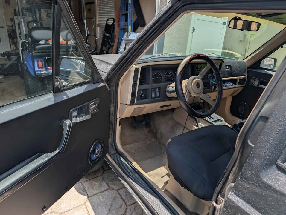 1993 Jeep XJ Cherokee - Image 4 of 8