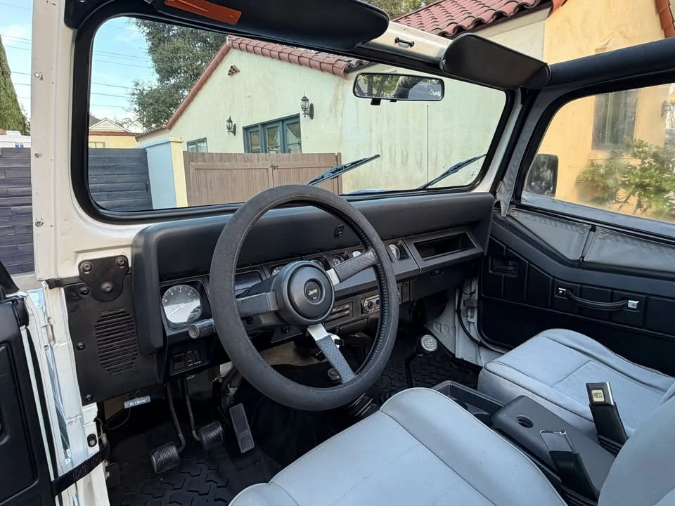1993 Jeep YJ Wrangler - Image 14 of 19