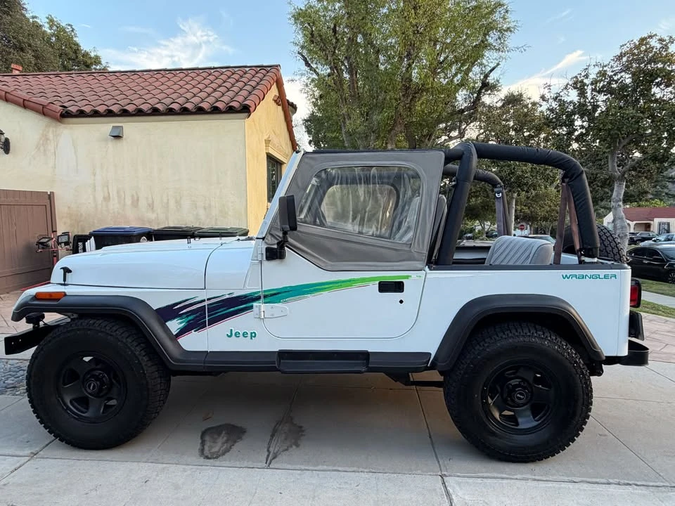 1993 Jeep YJ Wrangler - Image 12 of 19