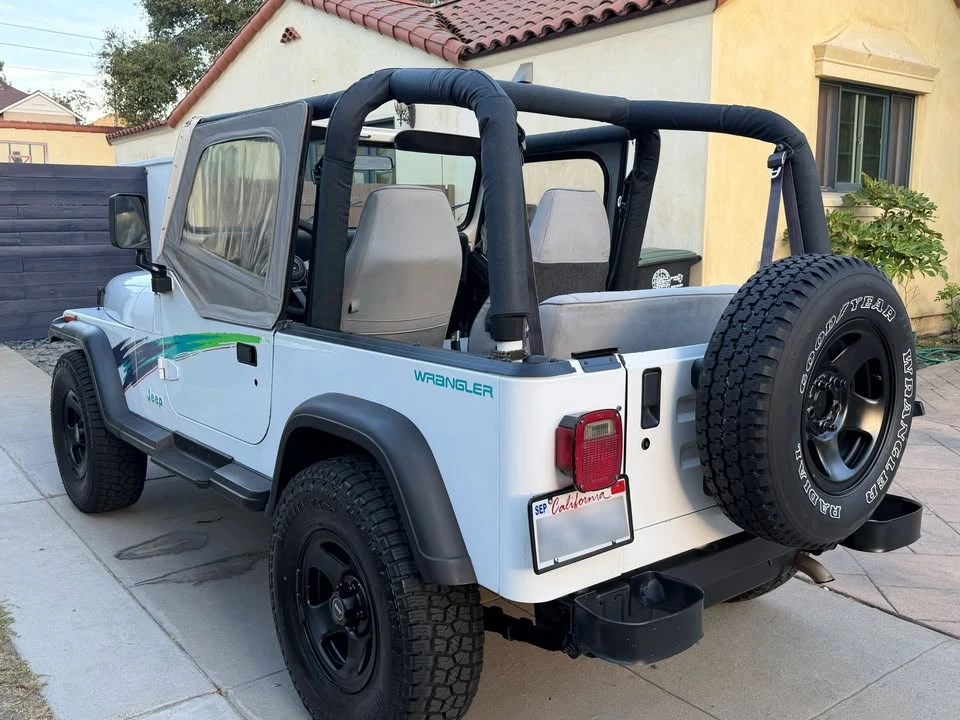 1993 Jeep YJ Wrangler - Image 11 of 19