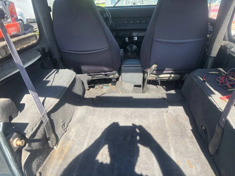 1993 Jeep YJ Wrangler - Image 6 of 12