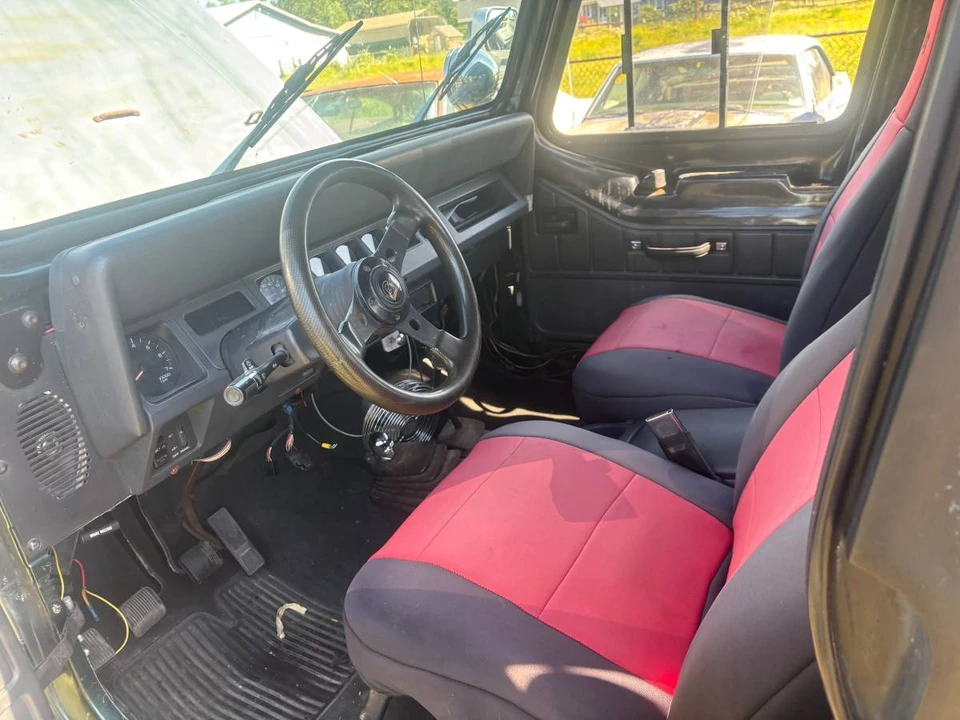 1993 Jeep YJ Wrangler - Image 7 of 12