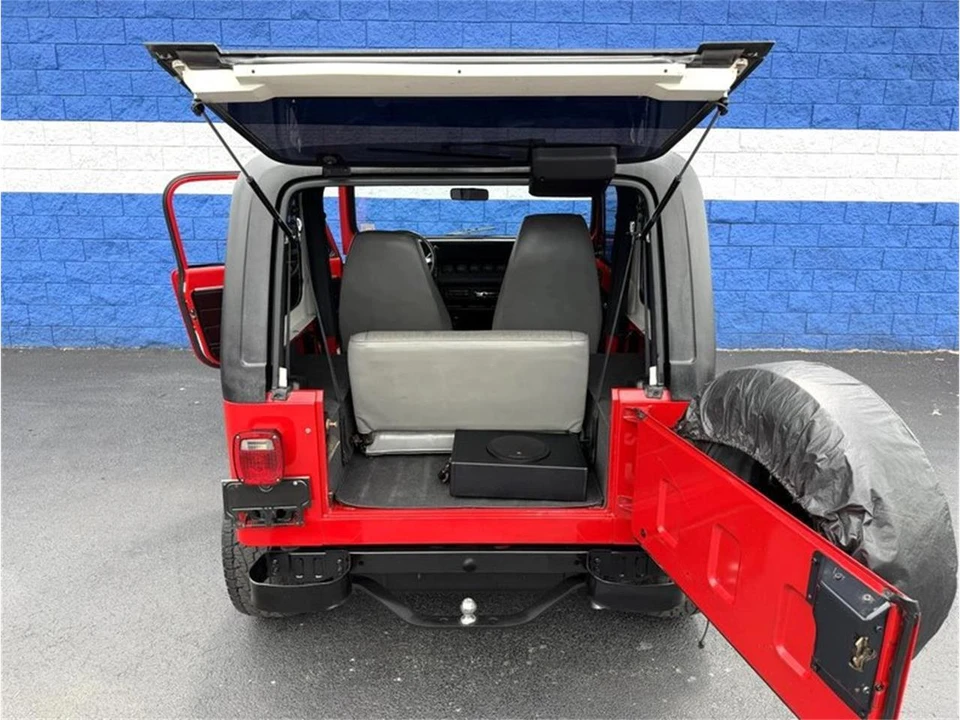 1993 Jeep YJ Wrangler - Image 6 of 19