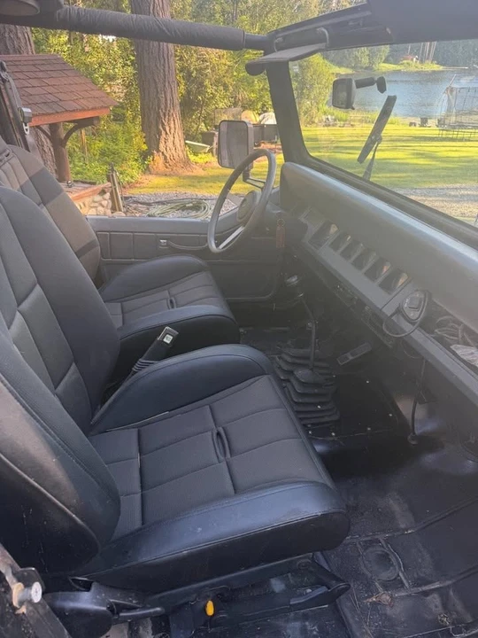 1993 Jeep YJ Wrangler - Image 5 of 10