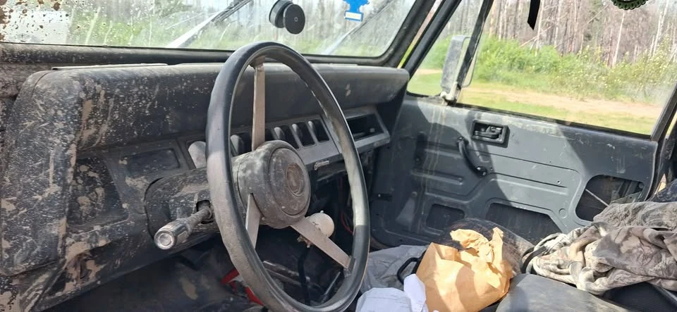 1993 Jeep YJ Wrangler - Image 4 of 5