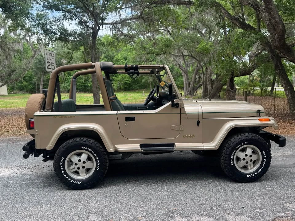 1993 Jeep YJ Wrangler - Image 5 of 17