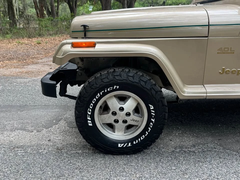 1993 Jeep YJ Wrangler - Image 11 of 17