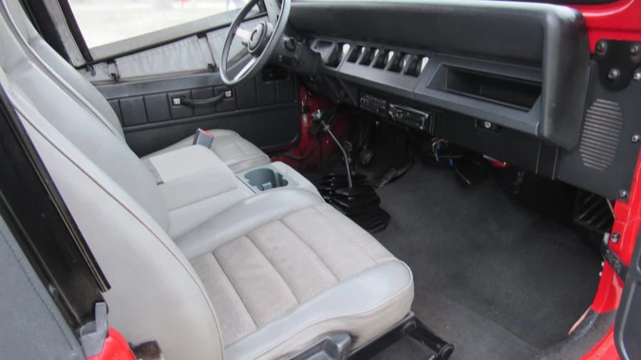 1993 Jeep YJ Wrangler - Image 5 of 6