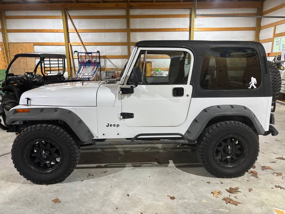 1993 Jeep YJ Wrangler - Image 9 of 9