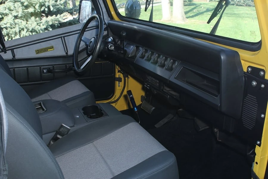 1993 Jeep YJ Wrangler - Image 5 of 12