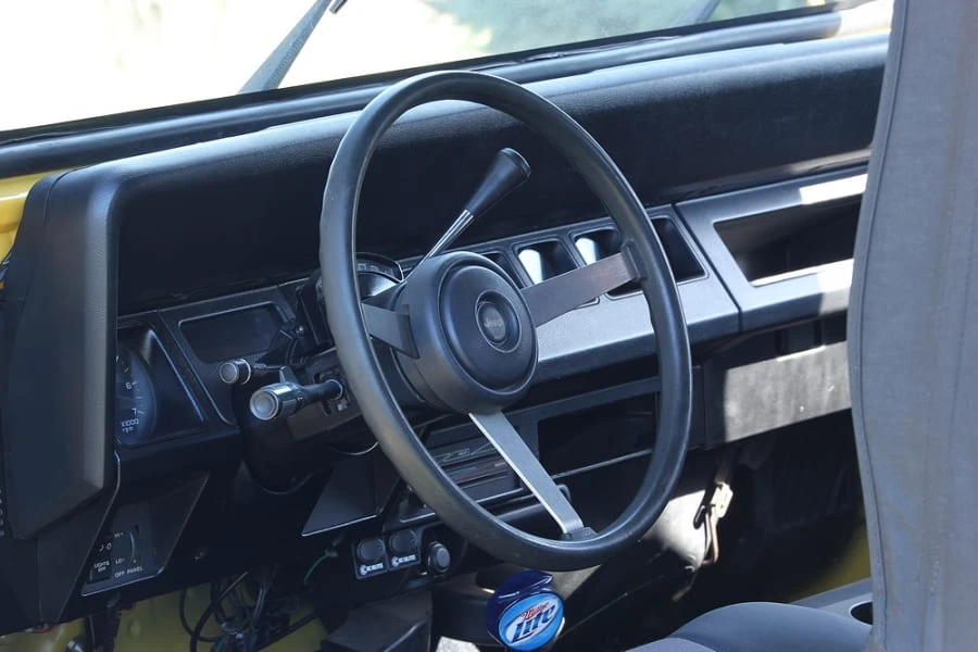 1993 Jeep YJ Wrangler - Image 9 of 12