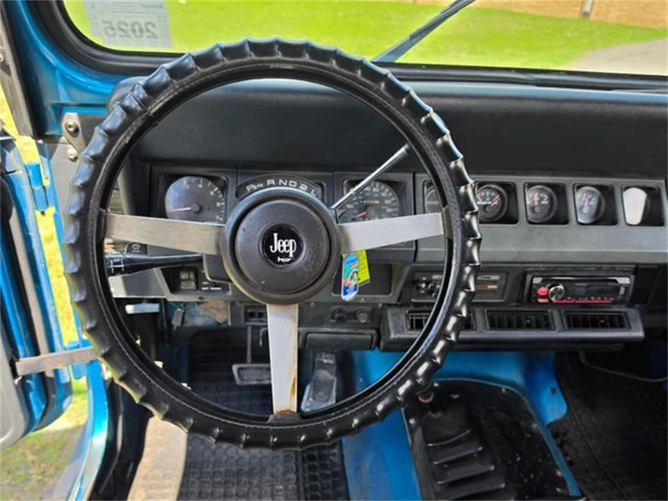 1993 Jeep YJ Wrangler - Image 17 of 31
