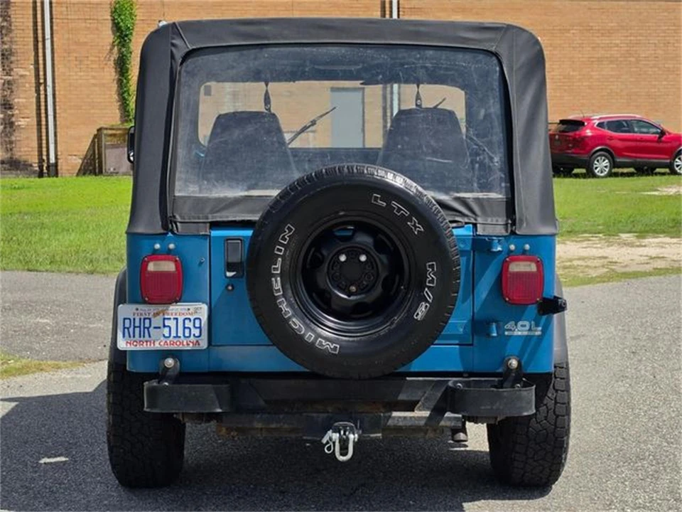 1993 Jeep YJ Wrangler - Image 9 of 31