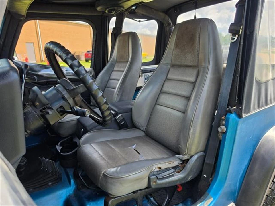 1993 Jeep YJ Wrangler - Image 29 of 31