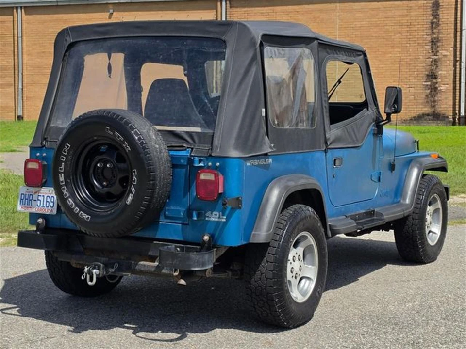1993 Jeep YJ Wrangler - Image 7 of 31