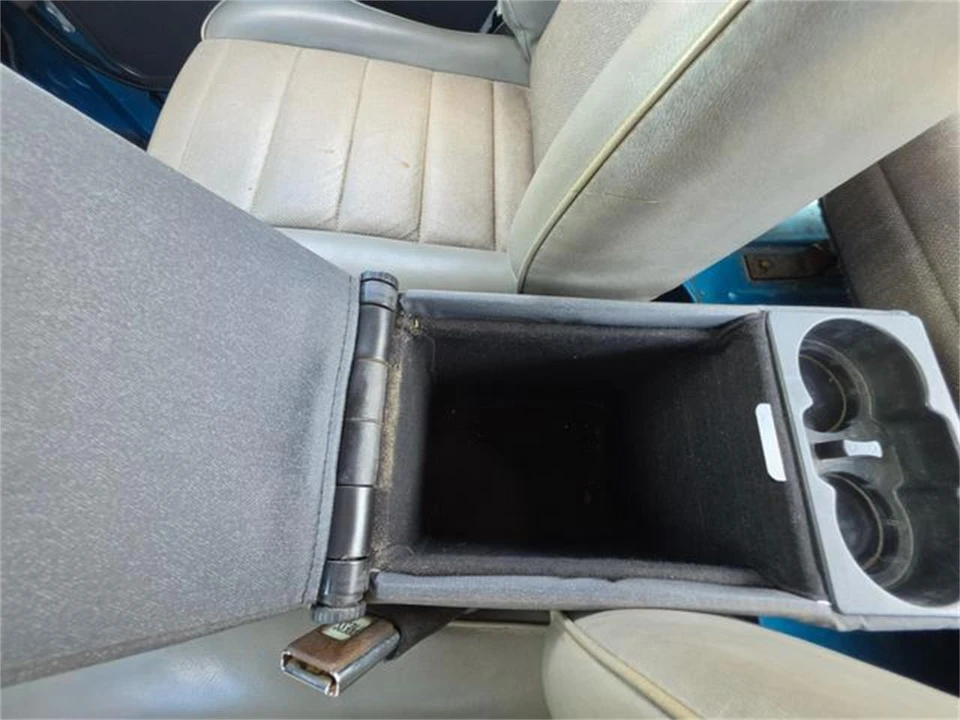 1993 Jeep YJ Wrangler - Image 28 of 31