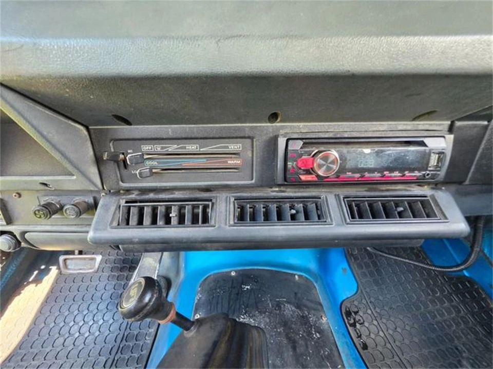 1993 Jeep YJ Wrangler - Image 22 of 31