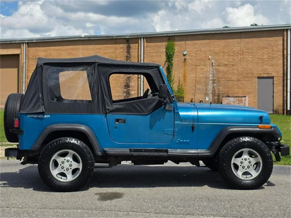 1993 Jeep YJ Wrangler - Image 6 of 31