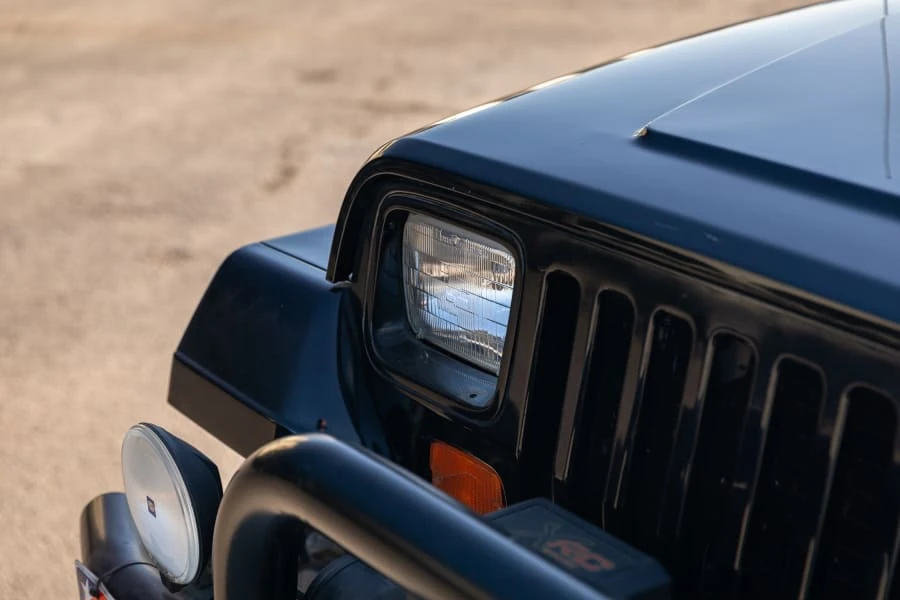 1993 Jeep YJ Wrangler - Image 10 of 31