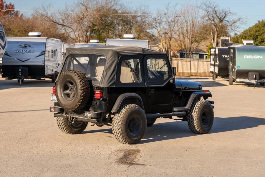 1993 Jeep YJ Wrangler - Image 3 of 31