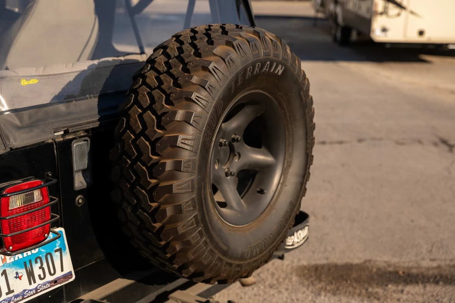 1993 Jeep YJ Wrangler - Image 14 of 31
