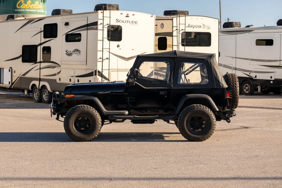 1993 Jeep YJ Wrangler - Image 8 of 31