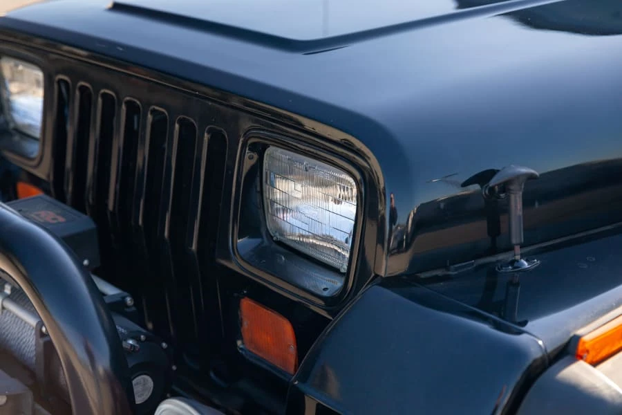 1993 Jeep YJ Wrangler - Image 13 of 31
