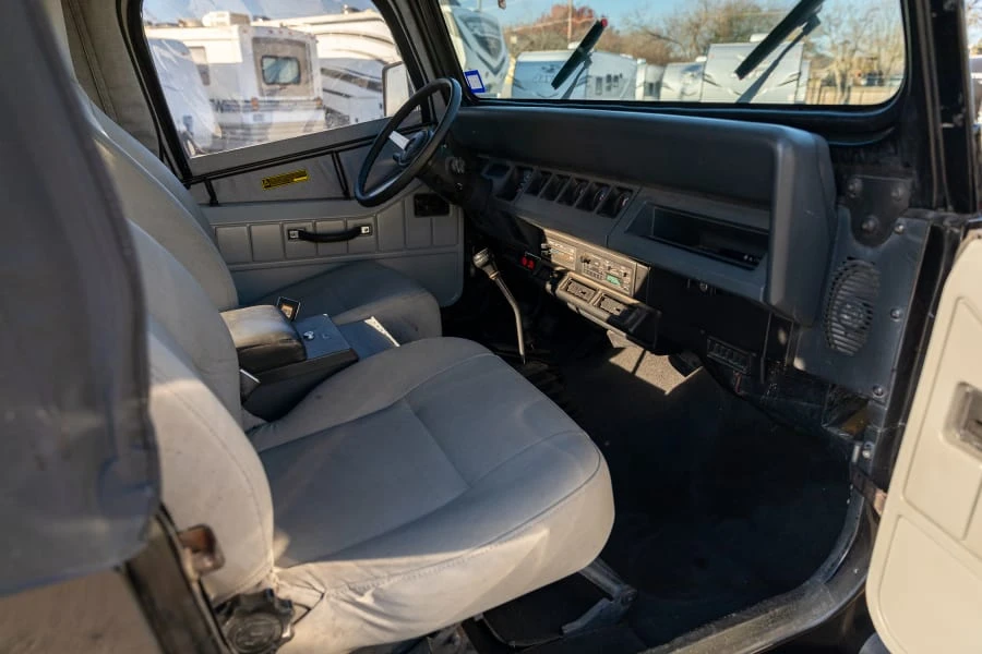 1993 Jeep YJ Wrangler - Image 22 of 31
