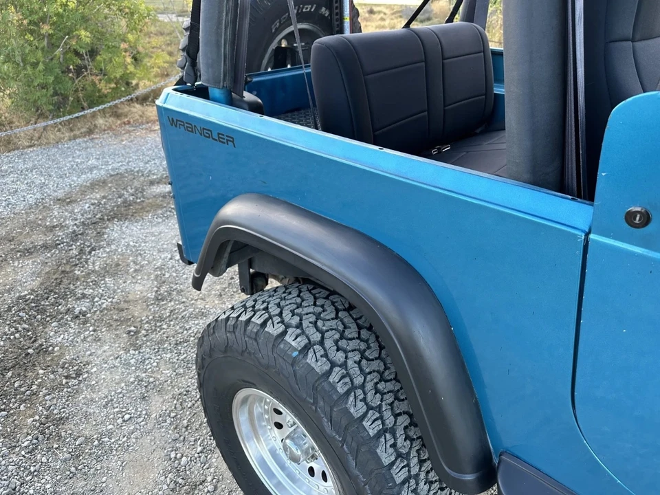1993 Jeep YJ Wrangler - Image 17 of 31