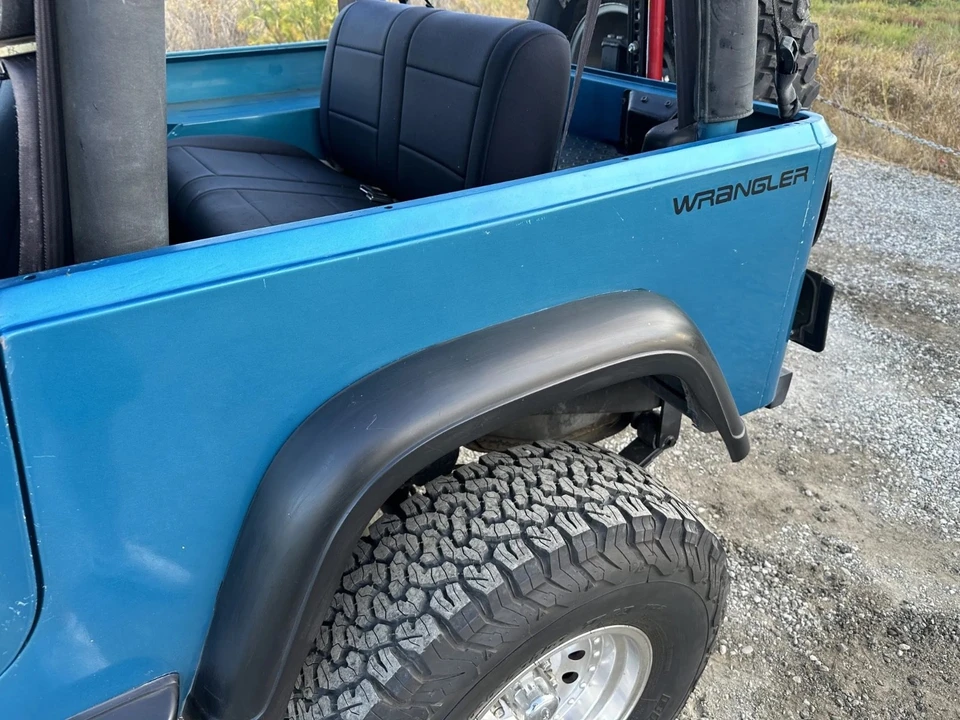 1993 Jeep YJ Wrangler - Image 16 of 31