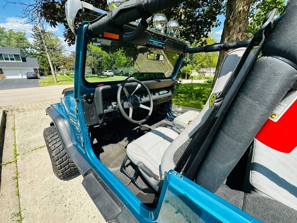 1993 Jeep YJ Wrangler - Image 4 of 13