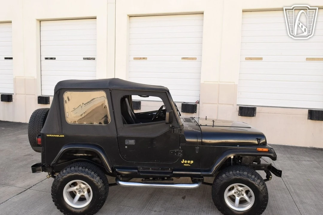 1993 Jeep YJ Wrangler - Image 16 of 21