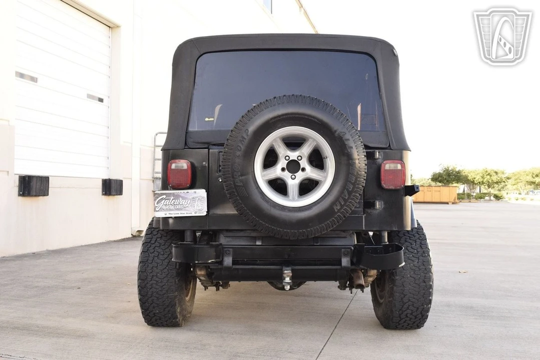 1993 Jeep YJ Wrangler - Image 12 of 21