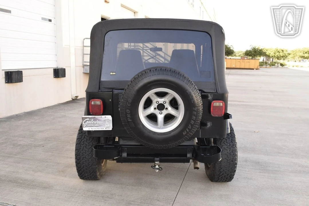 1993 Jeep YJ Wrangler - Image 11 of 21