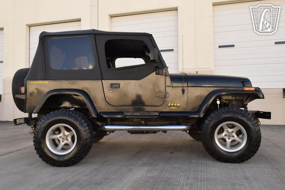 1993 Jeep YJ Wrangler - Image 18 of 21